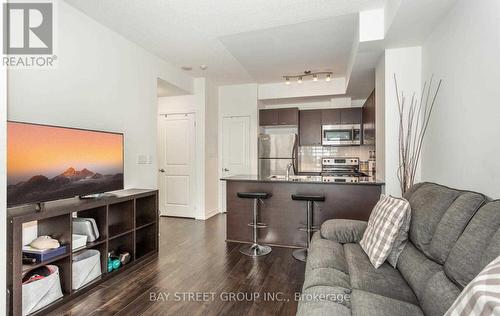 901 - 385 Prince Of Wales Drive, Mississauga, ON - Indoor