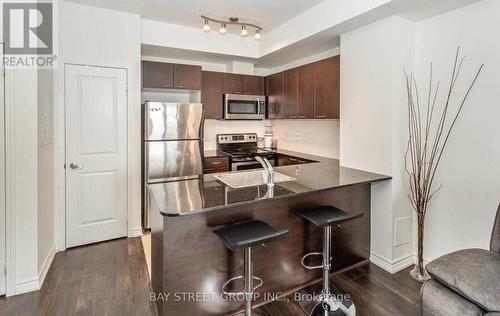 901 - 385 Prince Of Wales Drive, Mississauga, ON - Indoor Photo Showing Kitchen With Stainless Steel Kitchen With Double Sink With Upgraded Kitchen