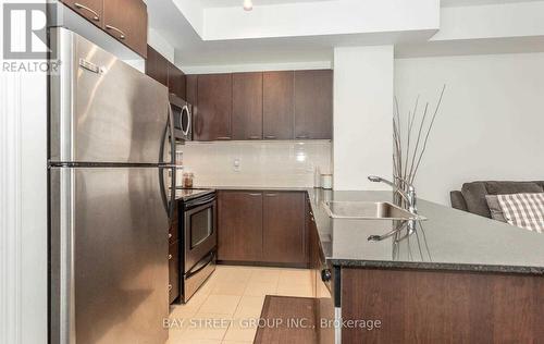 901 - 385 Prince Of Wales Drive, Mississauga, ON - Indoor Photo Showing Kitchen With Stainless Steel Kitchen