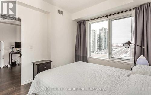 901 - 385 Prince Of Wales Drive, Mississauga, ON - Indoor Photo Showing Bedroom