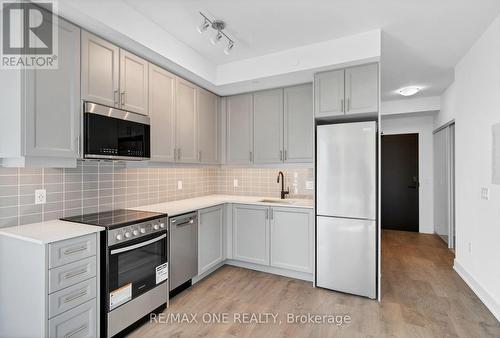 411 - 2343 Khalsa Gate, Oakville, ON - Indoor Photo Showing Kitchen With Stainless Steel Kitchen With Upgraded Kitchen