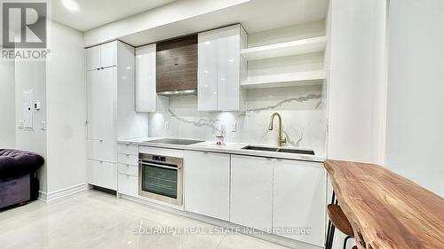 Ph3604 - 59 Annie Craig Drive, Toronto, ON - Indoor Photo Showing Kitchen