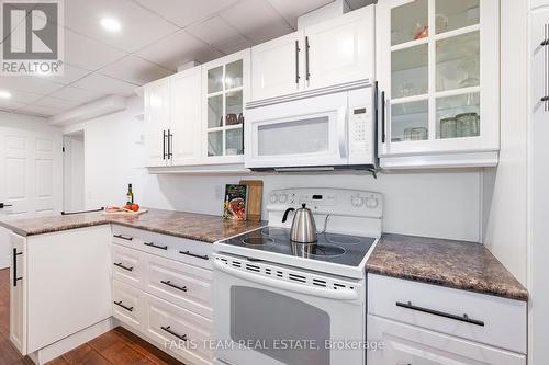 27 Garrett Crescent, Barrie, ON - Indoor Photo Showing Kitchen