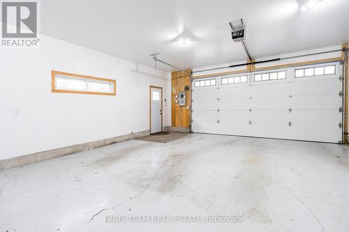 27 Garrett Crescent, Barrie, ON - Indoor Photo Showing Garage