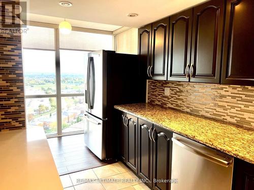 1606 - 350 Webb Drive, Mississauga, ON - Indoor Photo Showing Kitchen