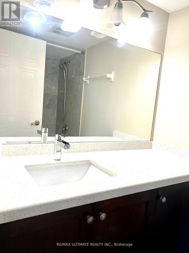 1606 - 350 Webb Drive, Mississauga, ON - Indoor Photo Showing Bathroom