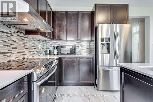 127 Preston Meadow Avenue, Mississauga, ON - Indoor Photo Showing Kitchen With Stainless Steel Kitchen