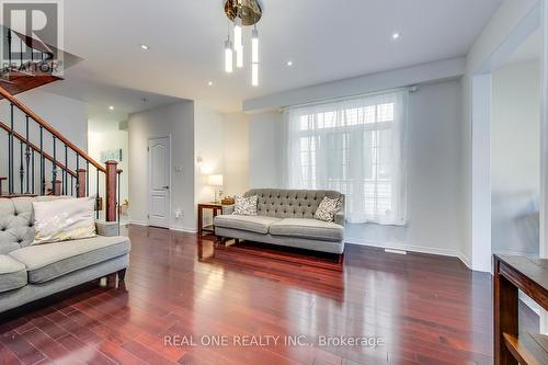 127 Preston Meadow Avenue, Mississauga, ON - Indoor Photo Showing Living Room