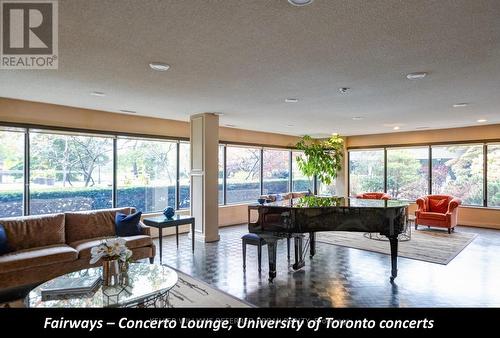 202 - 1400 Dixie Road, Mississauga, ON - Indoor Photo Showing Living Room