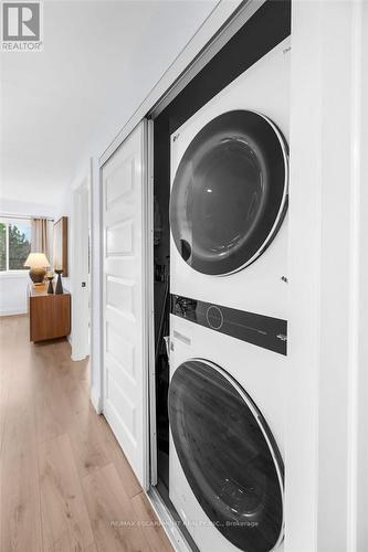 52 - 2530 Northampton Boulevard, Burlington, ON - Indoor Photo Showing Laundry Room