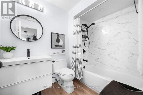 52 - 2530 Northampton Boulevard, Burlington, ON - Indoor Photo Showing Bathroom