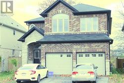 27 ELMBANK TRAIL  Kitchener, ON N2R 0B3