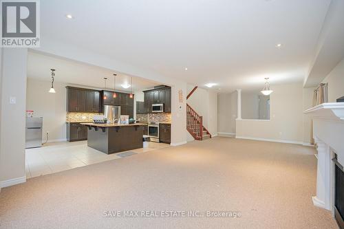 27 Elmbank Trail, Kitchener, ON - Indoor Photo Showing Kitchen