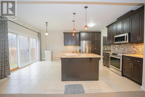 27 Elmbank Trail, Kitchener, ON - Indoor Photo Showing Kitchen With Upgraded Kitchen