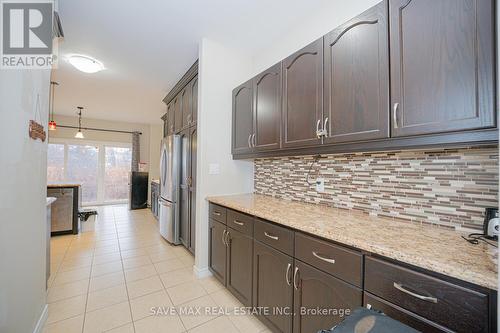 27 Elmbank Trail, Kitchener, ON - Indoor Photo Showing Kitchen