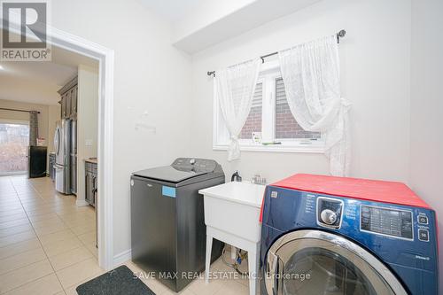 27 Elmbank Trail, Kitchener, ON - Indoor Photo Showing Laundry Room