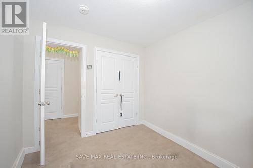 27 Elmbank Trail, Kitchener, ON - Indoor Photo Showing Other Room