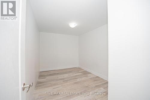 27 Elmbank Trail, Kitchener, ON - Indoor Photo Showing Other Room