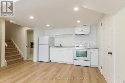 140 Severn Drive N, Guelph, ON - Indoor Photo Showing Kitchen