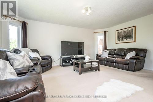 140 Severn Drive N, Guelph, ON - Indoor Photo Showing Living Room