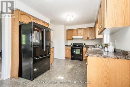 140 Severn Drive N, Guelph, ON - Indoor Photo Showing Kitchen