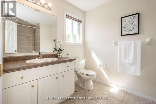 140 Severn Drive N, Guelph, ON - Indoor Photo Showing Bathroom