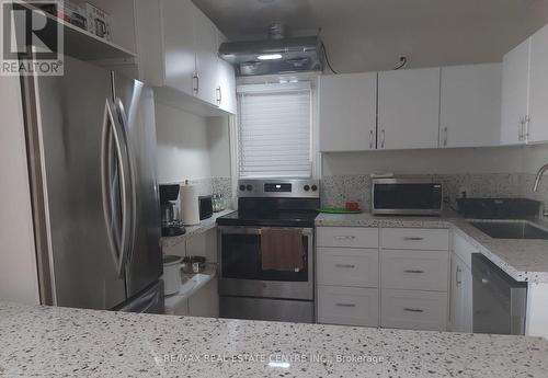 24 East 22Nd Street, Hamilton, ON - Indoor Photo Showing Kitchen With Stainless Steel Kitchen