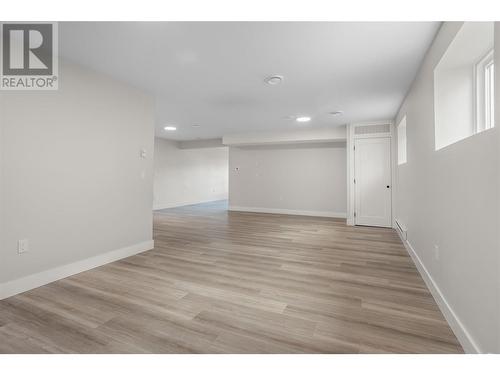 647 Carnoustie Drive, Kelowna, BC - Indoor Photo Showing Bathroom