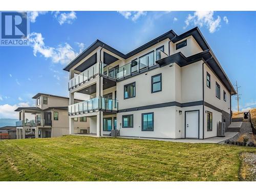 647 Carnoustie Drive, Kelowna, BC - Outdoor