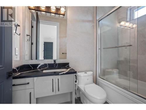 647 Carnoustie Drive, Kelowna, BC - Indoor Photo Showing Bathroom