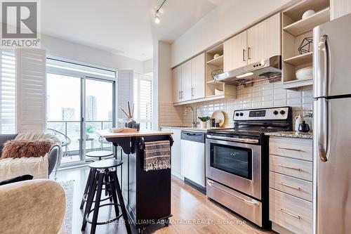 Lph17 - 160 Vanderhoof Avenue, Toronto, ON - Indoor Photo Showing Kitchen With Stainless Steel Kitchen