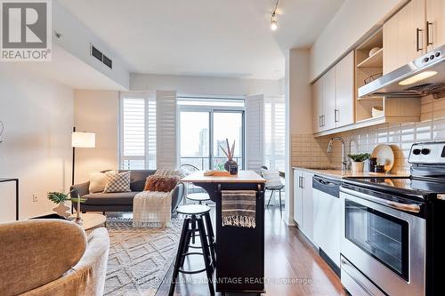 Lph17 - 160 Vanderhoof Avenue, Toronto, ON - Indoor Photo Showing Kitchen