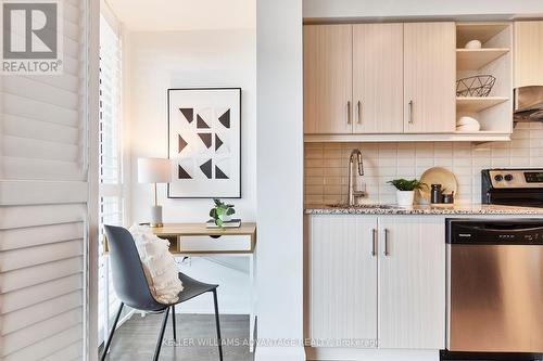 Lph17 - 160 Vanderhoof Avenue, Toronto, ON - Indoor Photo Showing Kitchen