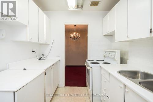 99 - 1624 Bloor Street, Mississauga, ON - Indoor Photo Showing Kitchen With Double Sink