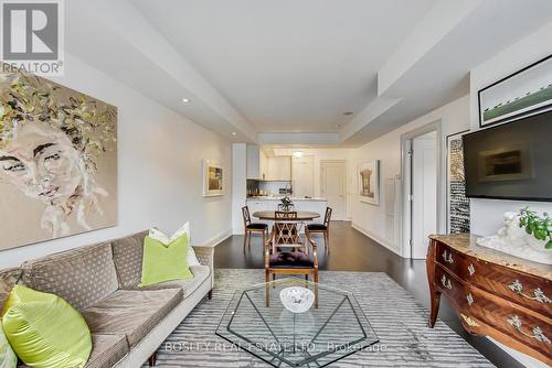 206 - 88 Davenport Road, Toronto, ON - Indoor Photo Showing Living Room