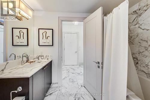 206 - 88 Davenport Road, Toronto, ON - Indoor Photo Showing Bathroom