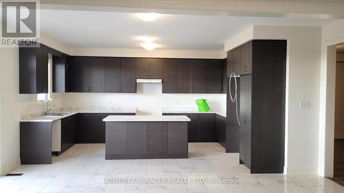 2172 Cayenne Street, Oshawa, ON - Indoor Photo Showing Kitchen