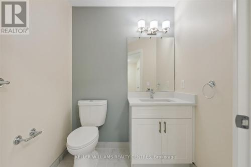 303 - 460 William Graham Drive, Aurora, ON - Indoor Photo Showing Bathroom