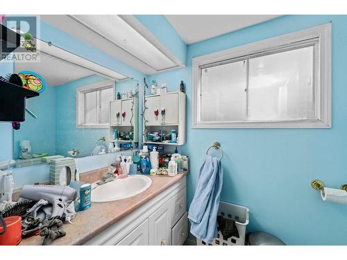 6825 Savona Access Road, Kamloops, BC - Indoor Photo Showing Bathroom