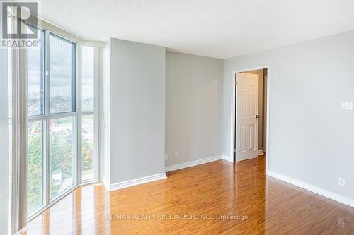 1002 - 25 Trailwood Drive, Mississauga, ON - Indoor Photo Showing Other Room