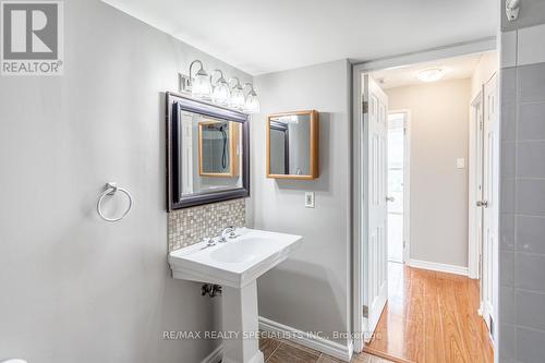 1002 - 25 Trailwood Drive, Mississauga, ON - Indoor Photo Showing Bathroom