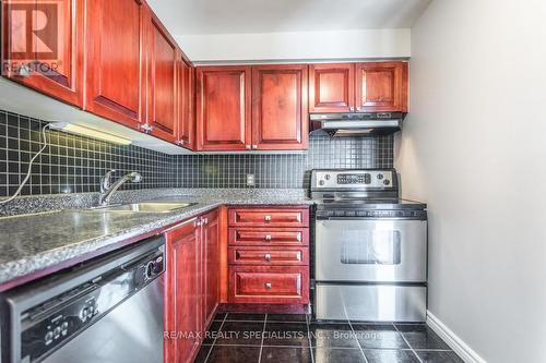 1002 - 25 Trailwood Drive, Mississauga, ON - Indoor Photo Showing Kitchen