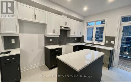 9 - 2119 Lillykin Street, Oakville, ON - Indoor Photo Showing Kitchen