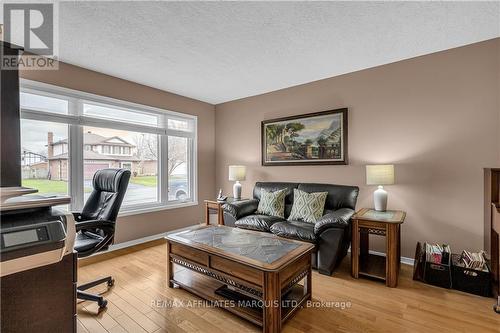 1402 Holy Cross Boulevard, Cornwall, ON - Indoor Photo Showing Other Room