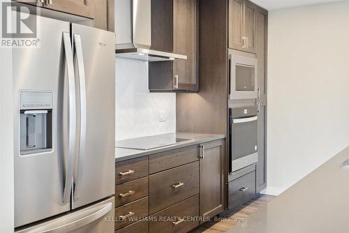 618 - 460 William Graham Drive, Aurora, ON - Indoor Photo Showing Kitchen