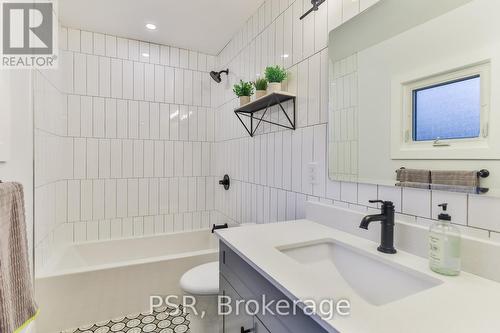 55 Deschene Avenue, Hamilton, ON - Indoor Photo Showing Bathroom