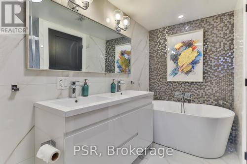 55 Deschene Avenue, Hamilton, ON - Indoor Photo Showing Bathroom