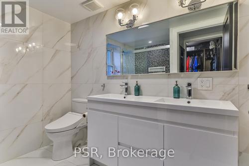 55 Deschene Avenue, Hamilton, ON - Indoor Photo Showing Bathroom