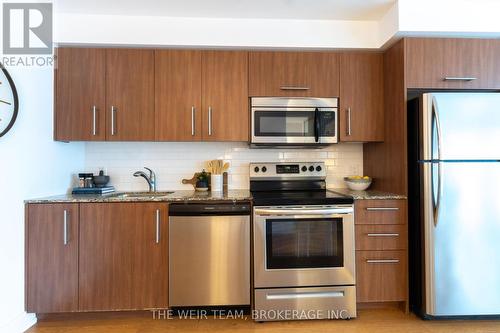 505 - 1048 Broadview Avenue, Toronto, ON - Indoor Photo Showing Kitchen