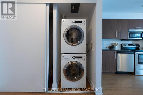 505 - 1048 Broadview Avenue, Toronto, ON - Indoor Photo Showing Laundry Room